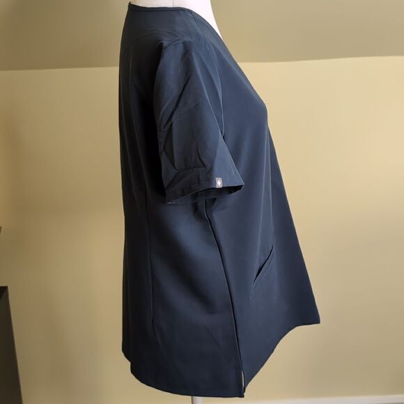 Figs Medium Gray Technical Collection V Neck Women's Scrub Top - Picture 4 of 10